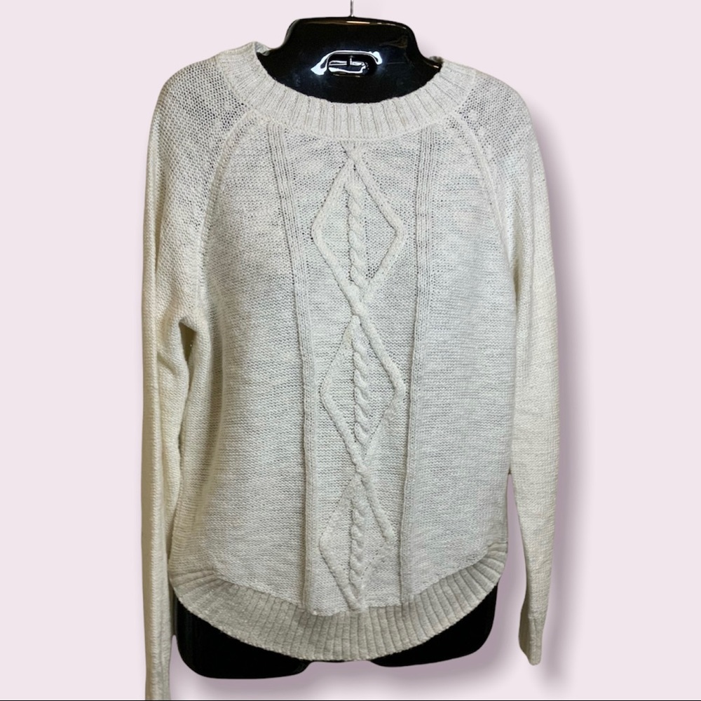🛑SOLD🛑NWOT SO White Knitted Sweater Size L